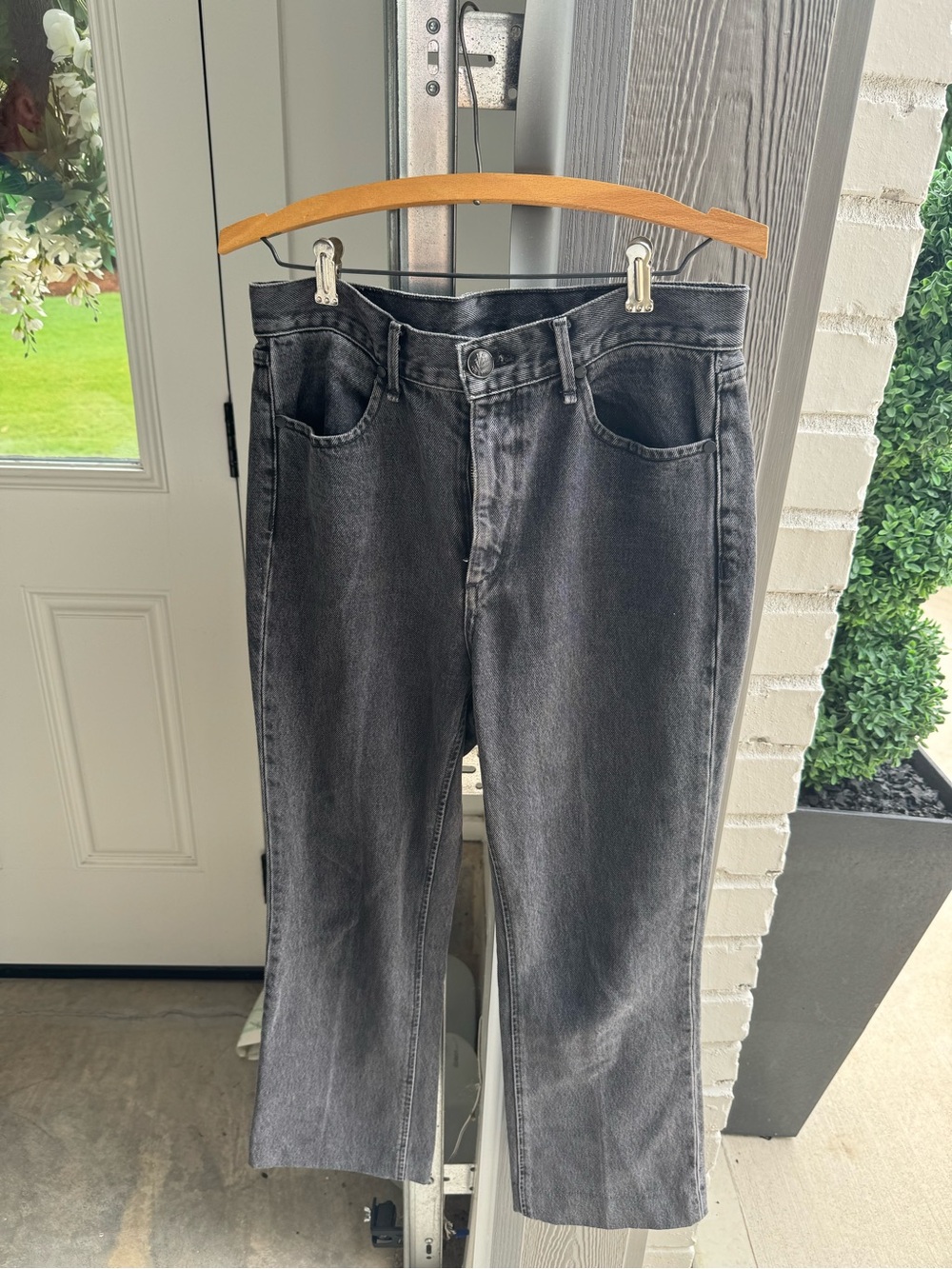 Men's Black Wash Straight-Leg Jeans